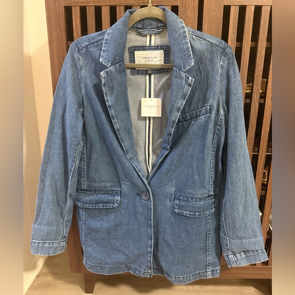 American Eagle Outfitters Women's Classic Blue Jean Jacket
